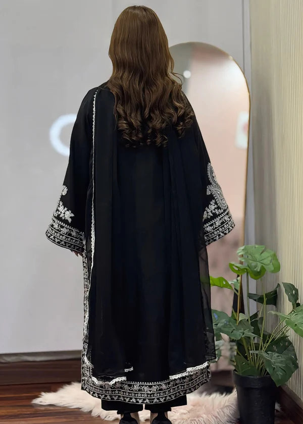 Black & White Embroidered 3-Piece Lawn Suit – Elegant Summer Collection