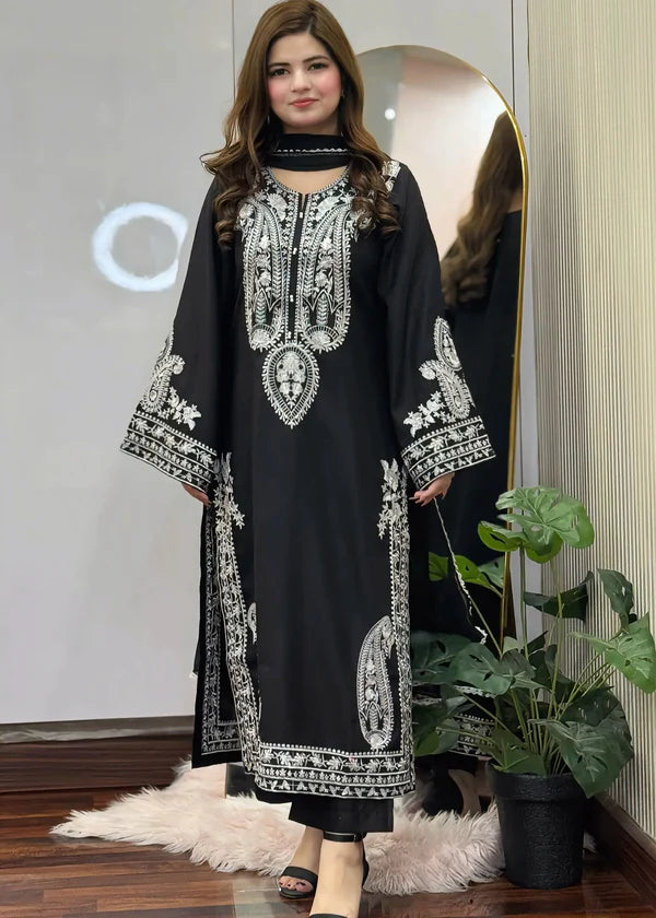 Black & White Embroidered 3-Piece Lawn Suit – Elegant Summer Collection