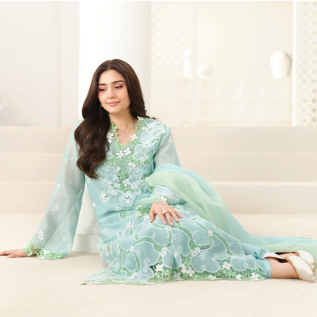 3PC Lawn Embroidered Suit Set